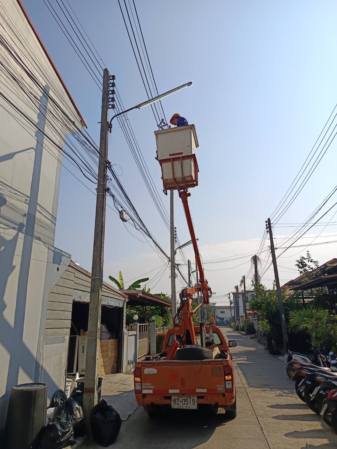 ภาพประกอบ: ไฟฟ้าสาธารณะดับ