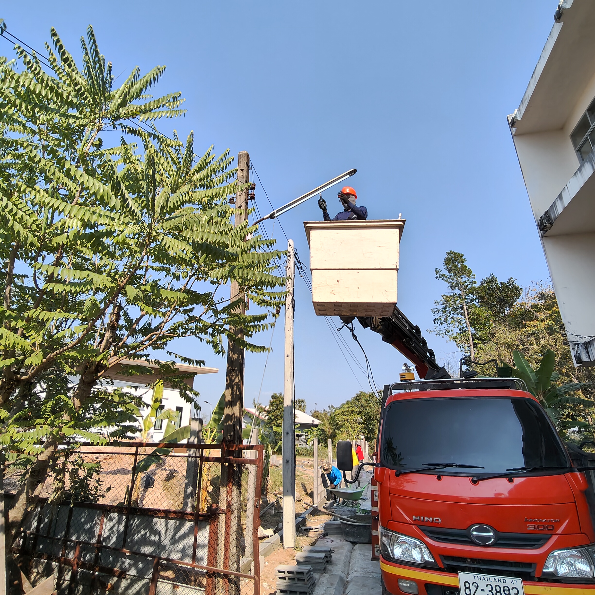 ภาพประกอบ: ไฟฟ้าสาธารณะดับ