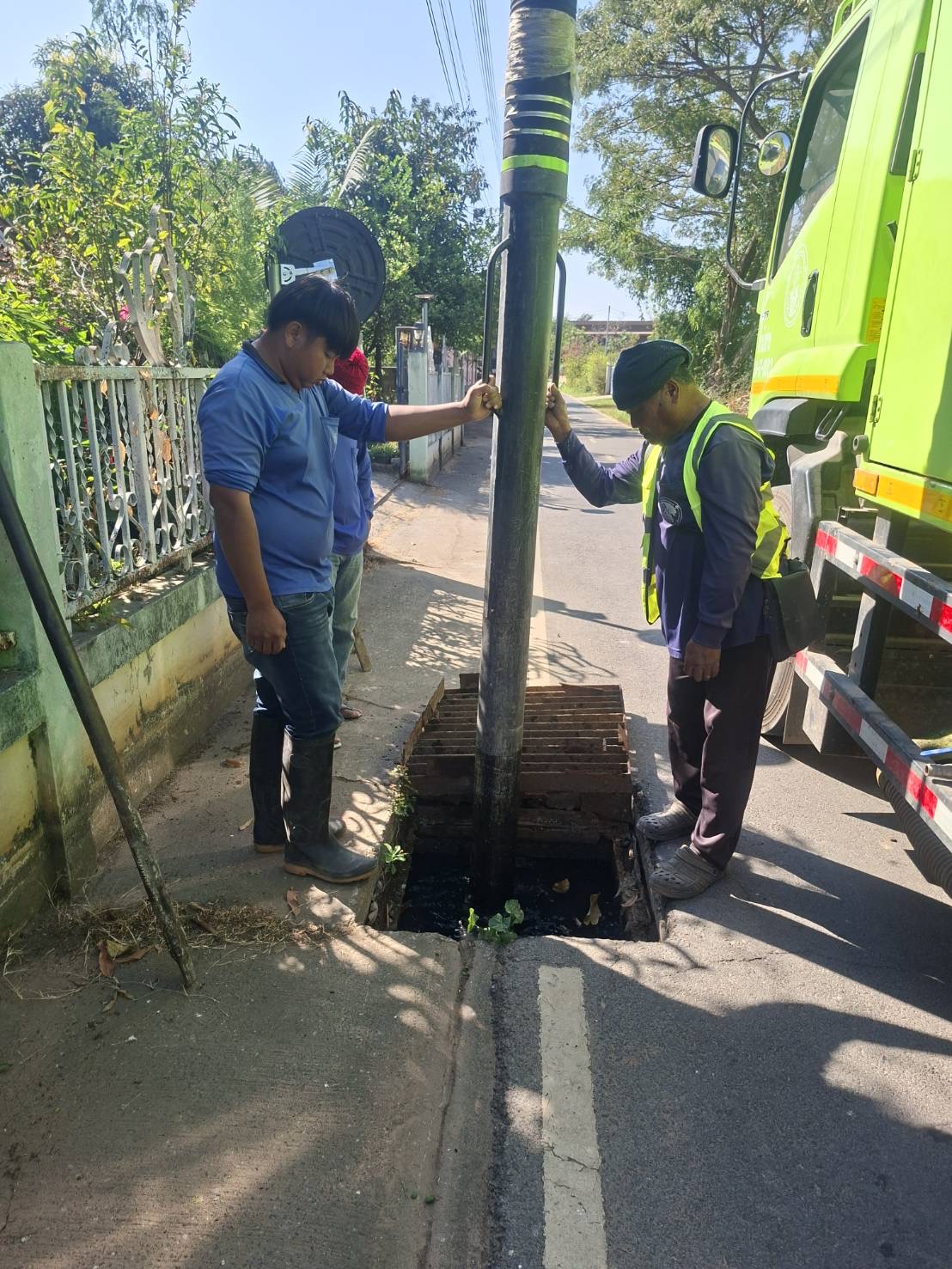 ภาพประกอบ: ท่อระบายน้ำอุดตัน/ชำรุด