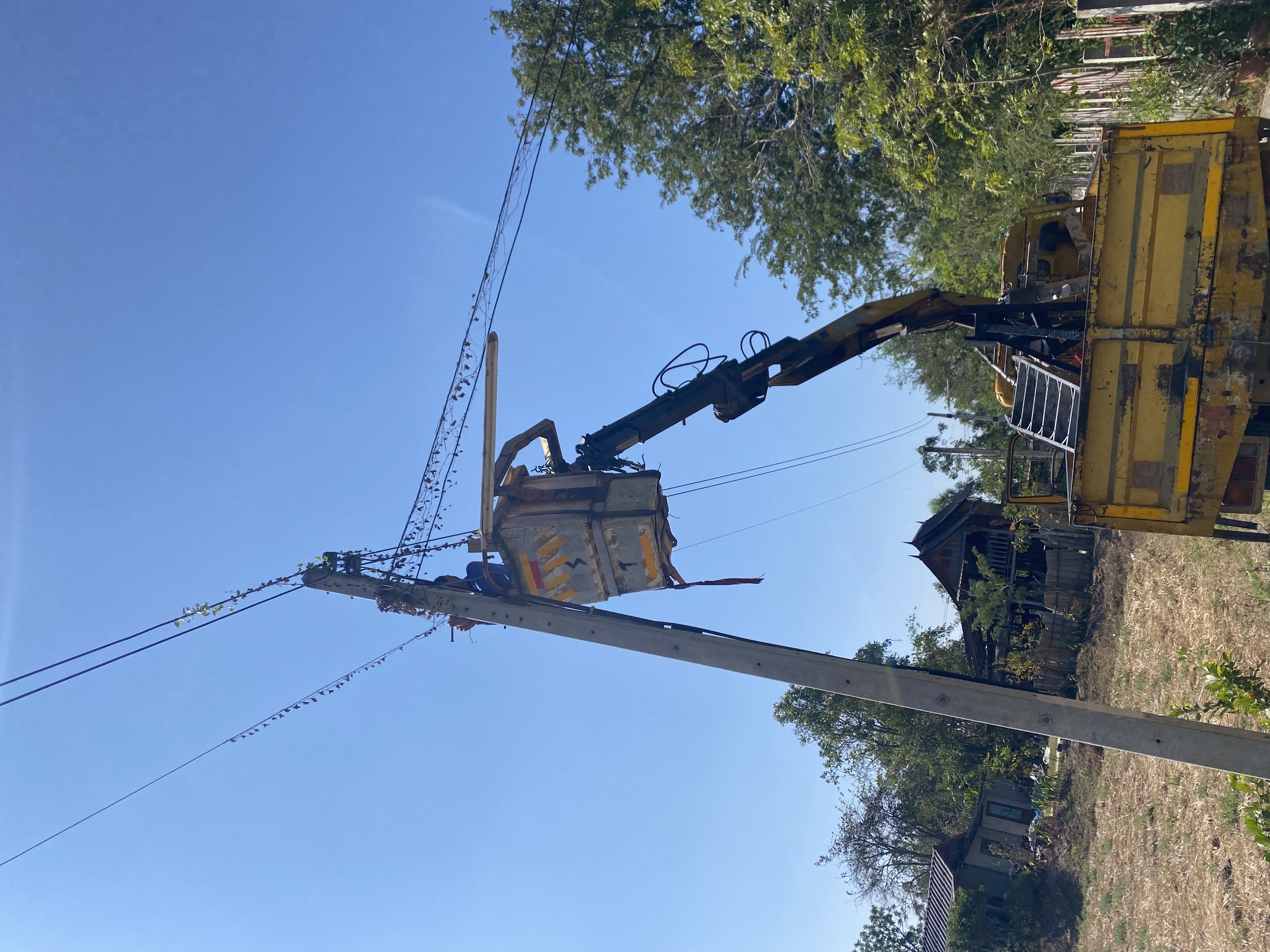 ภาพประกอบ: ไฟฟ้าสาธารณะดับ