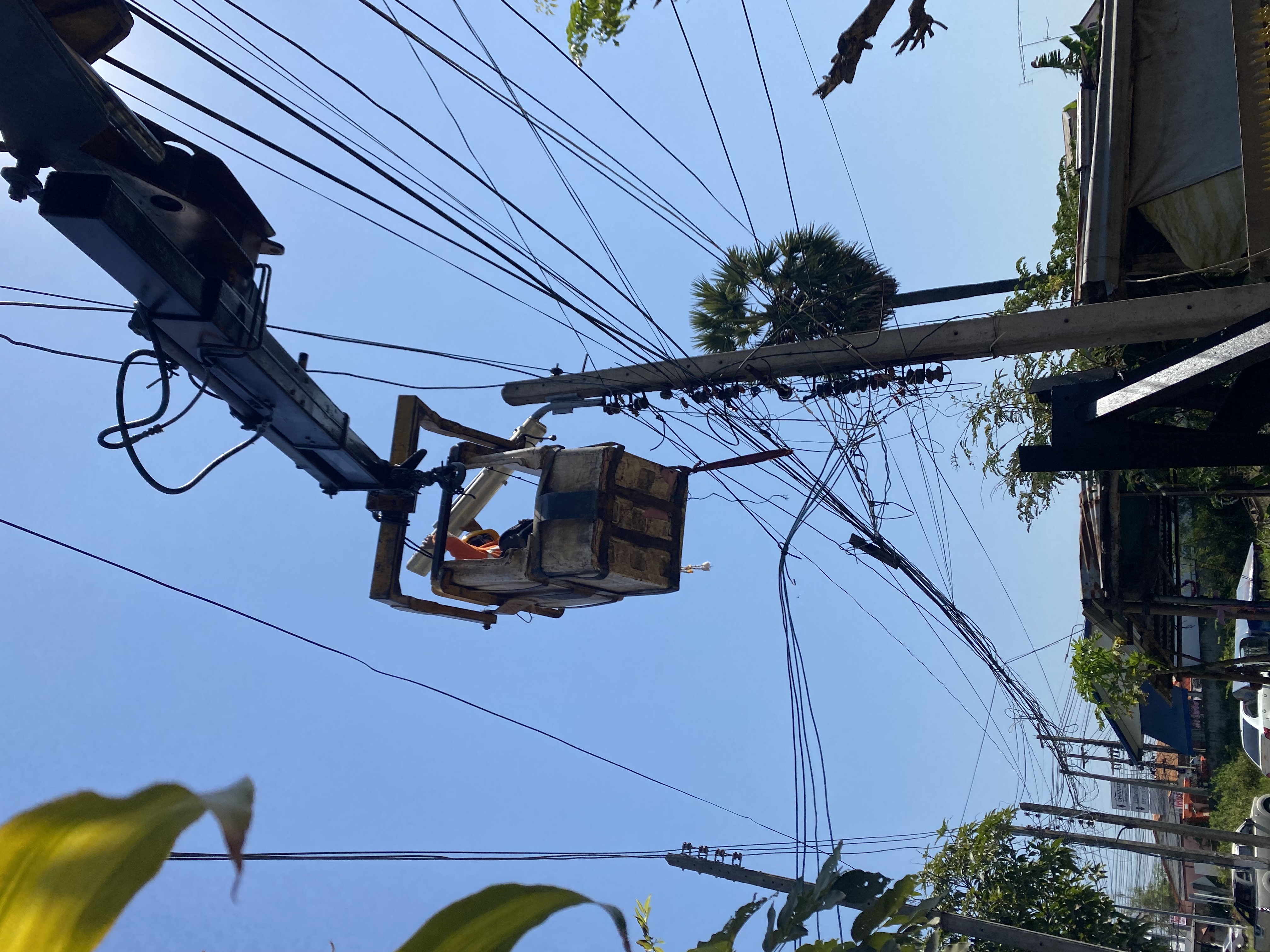 ภาพประกอบ: ไฟฟ้าสาธารณะดับ