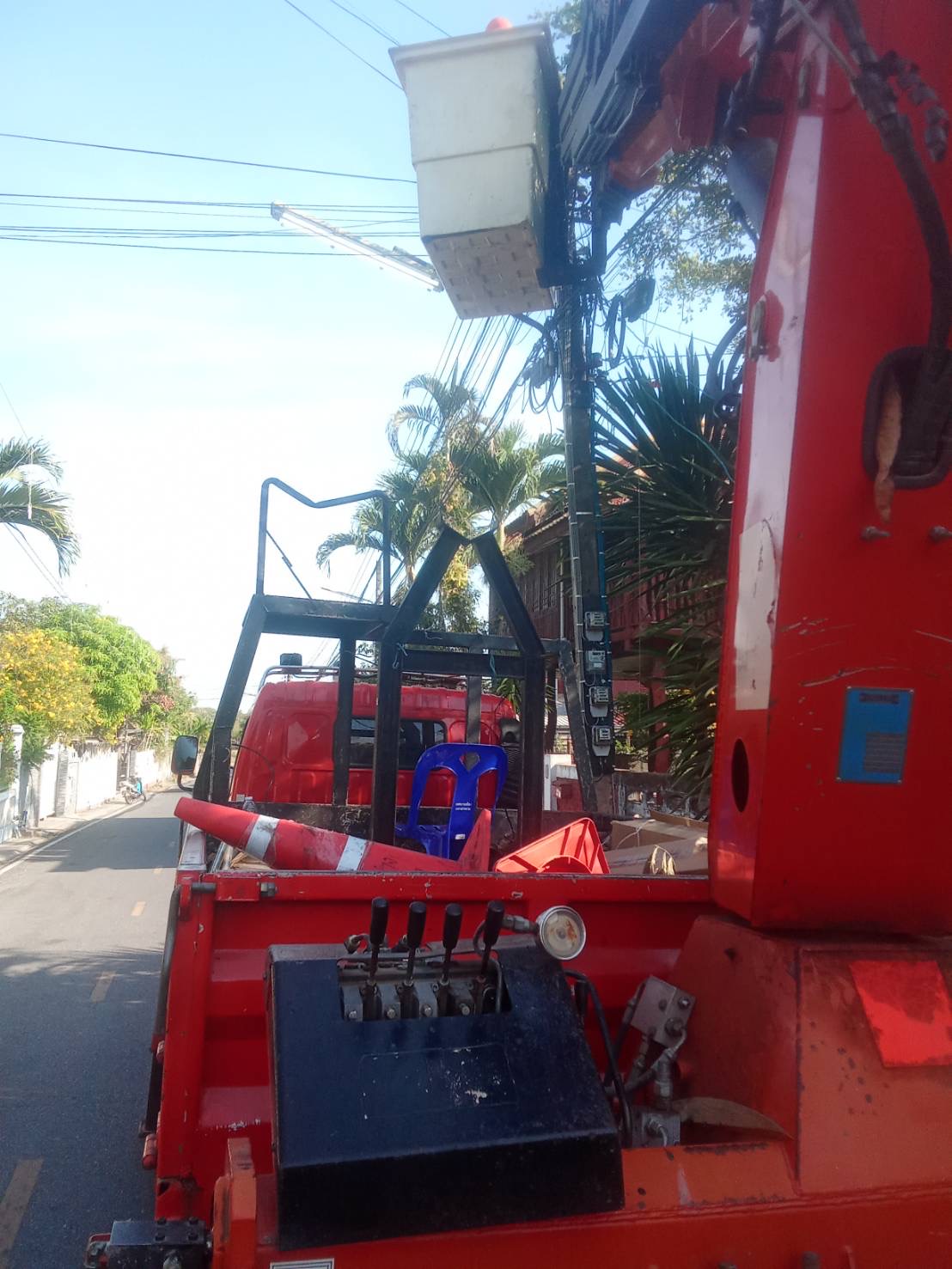 ภาพประกอบ: ไฟฟ้าสาธารณะดับ