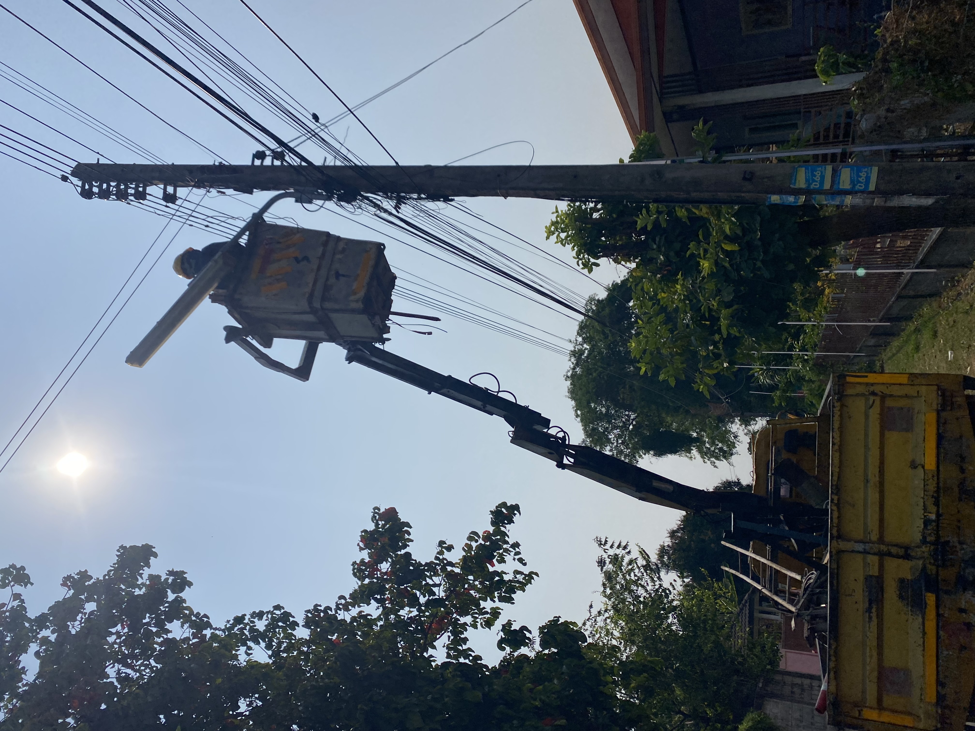 ภาพประกอบ: ไฟฟ้าสาธารณะดับ