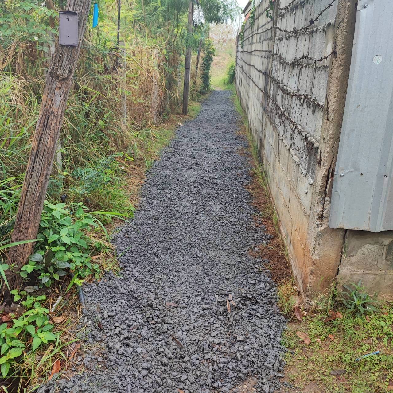 ภาพประกอบ: ถนน/สะพาน สาธารณะชำรุด