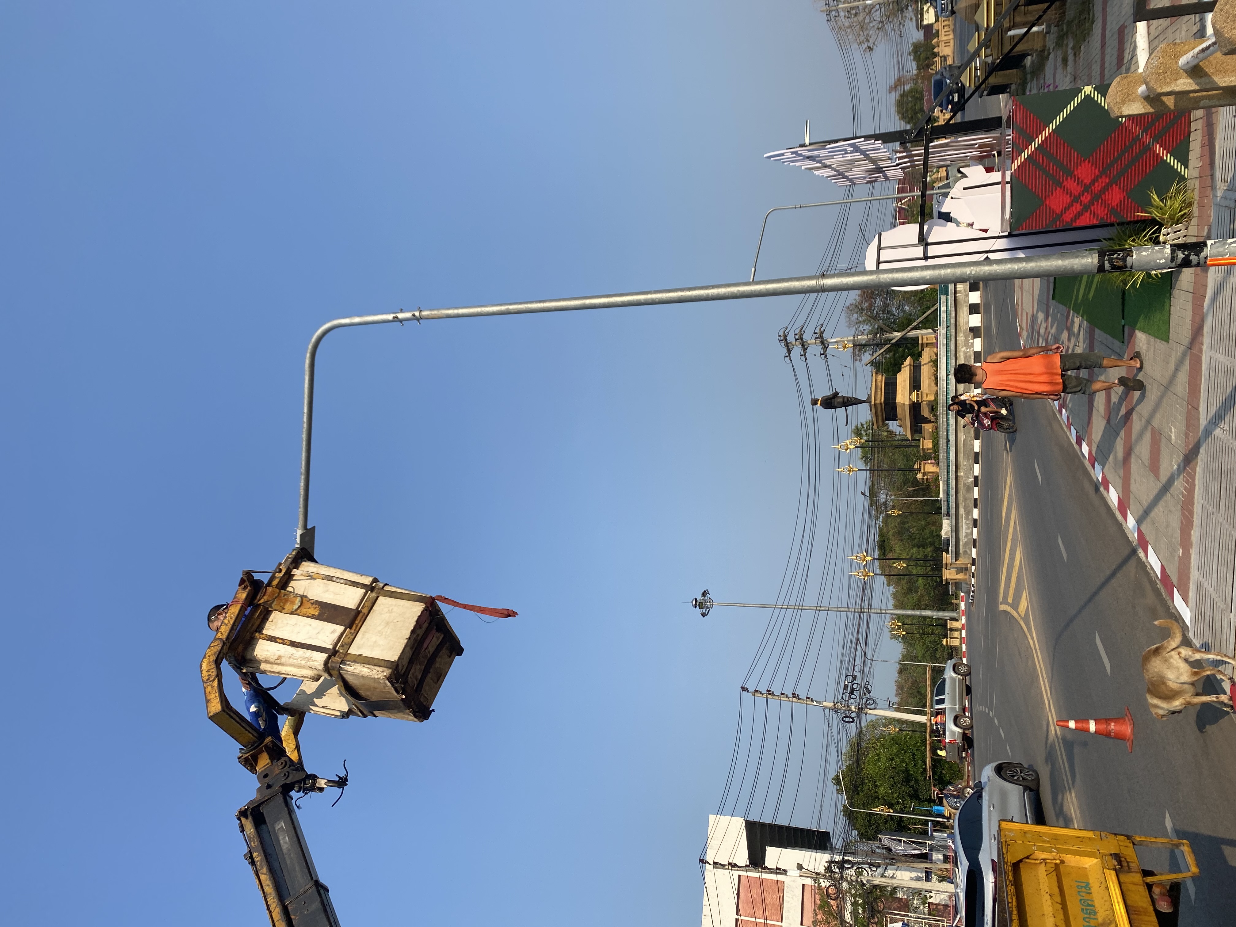 ภาพประกอบ: ไฟฟ้าสาธารณะดับ