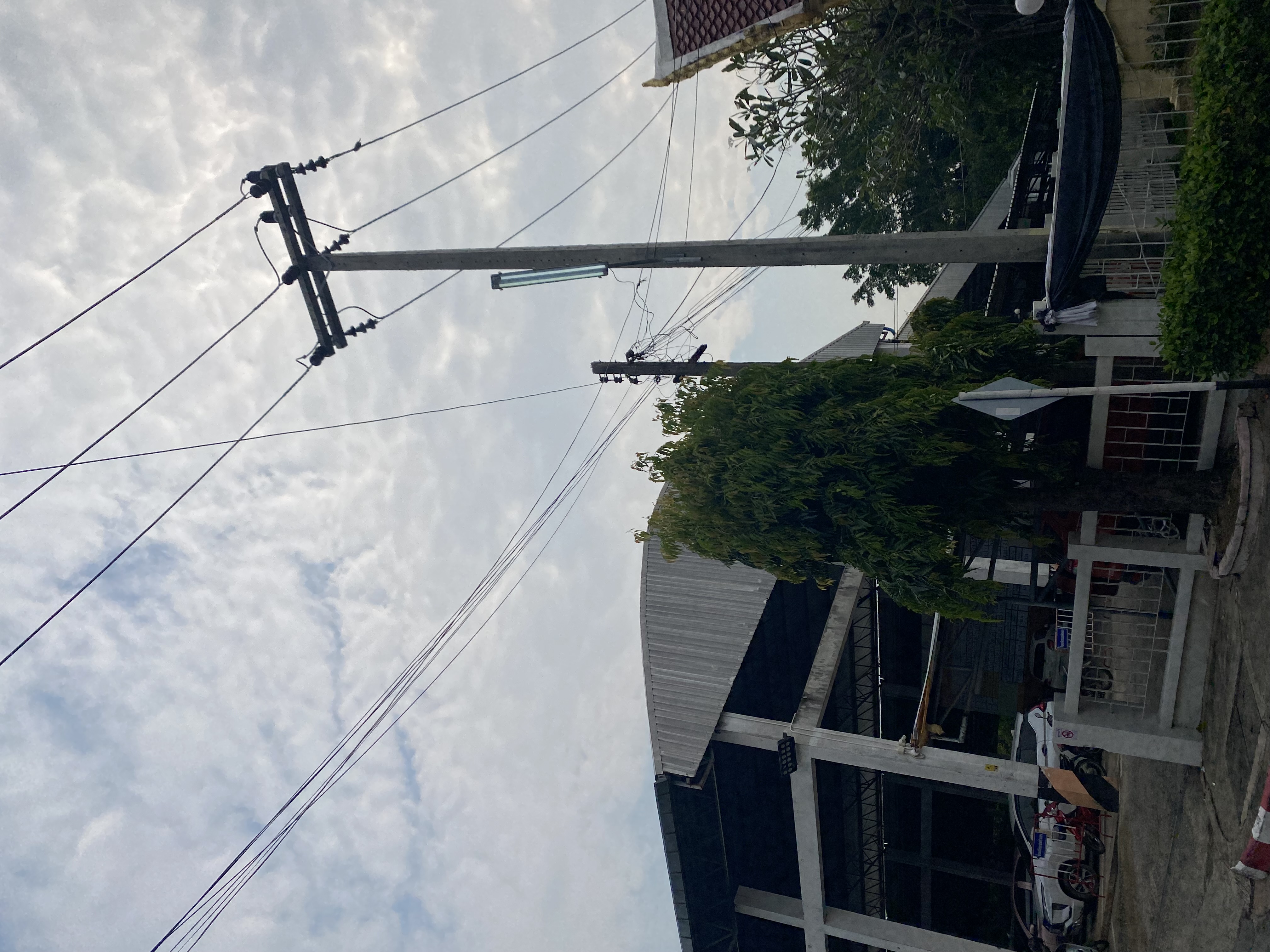 ภาพประกอบ: ไฟฟ้าสาธารณะดับ