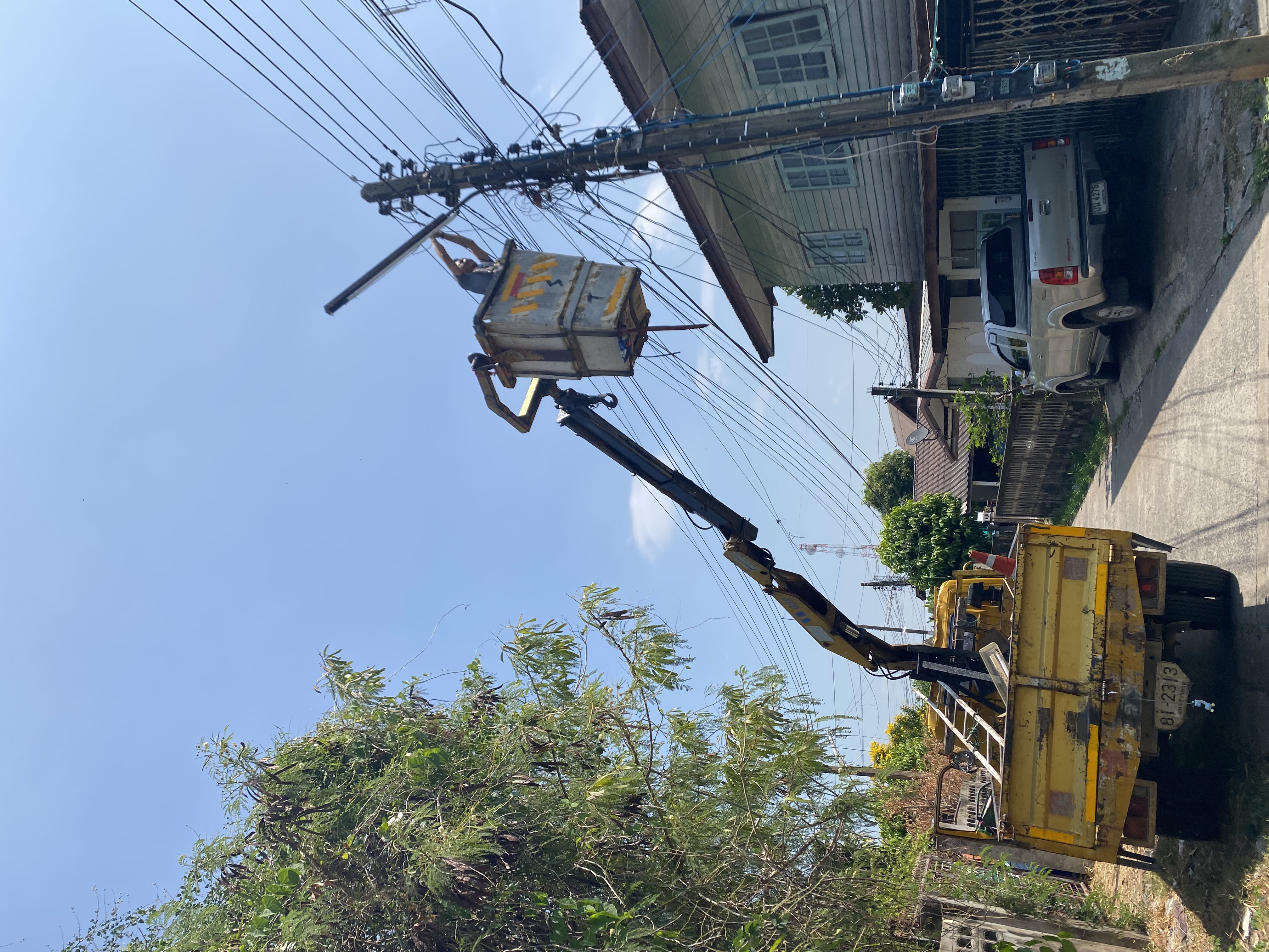 ภาพประกอบ: ไฟฟ้าสาธารณะดับ