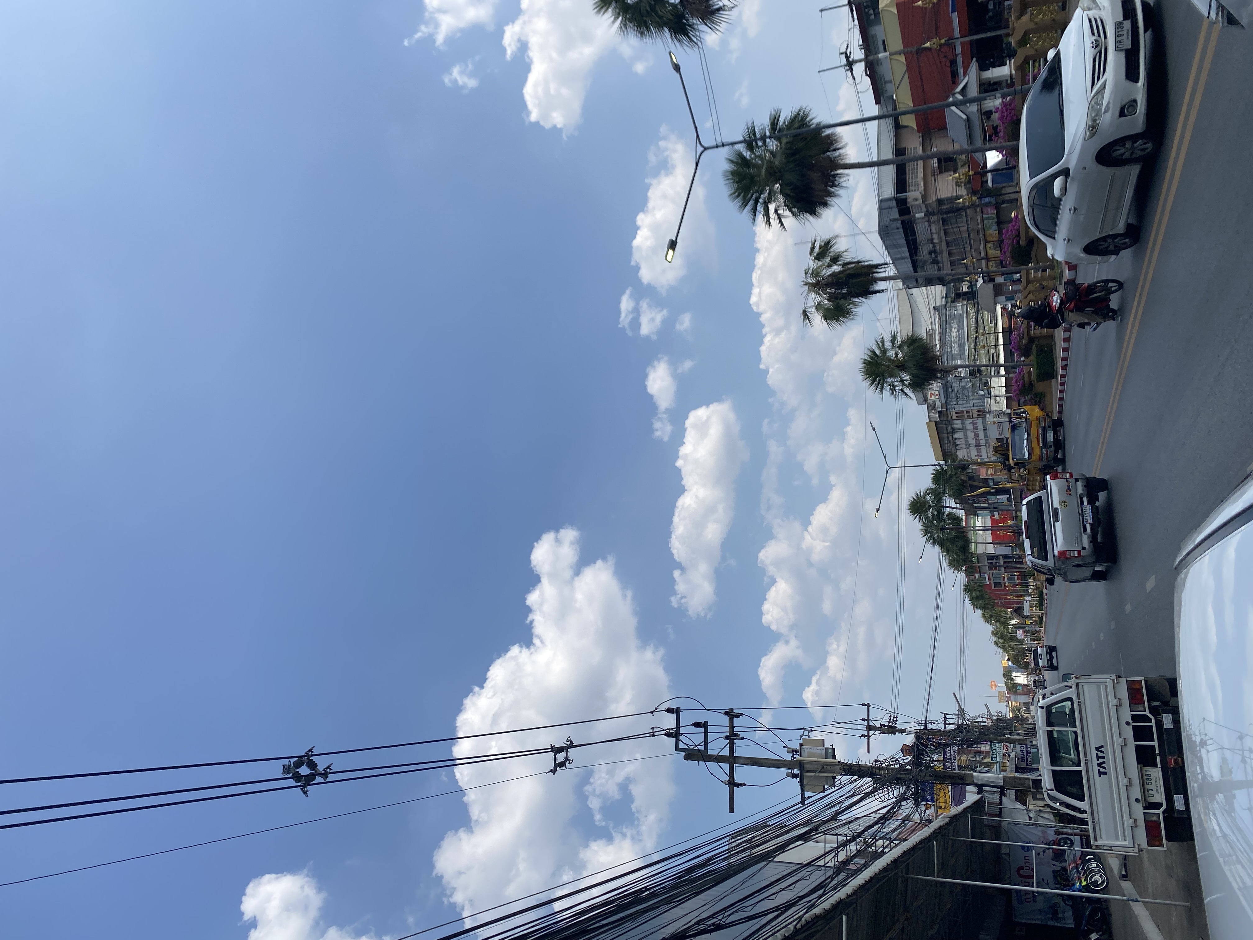 ภาพประกอบ: ไฟฟ้าสาธารณะดับ