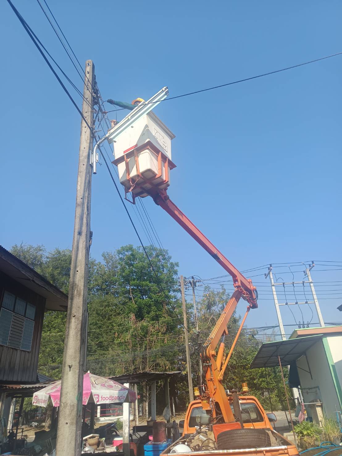 ภาพประกอบ: ไฟฟ้าสาธารณะดับ