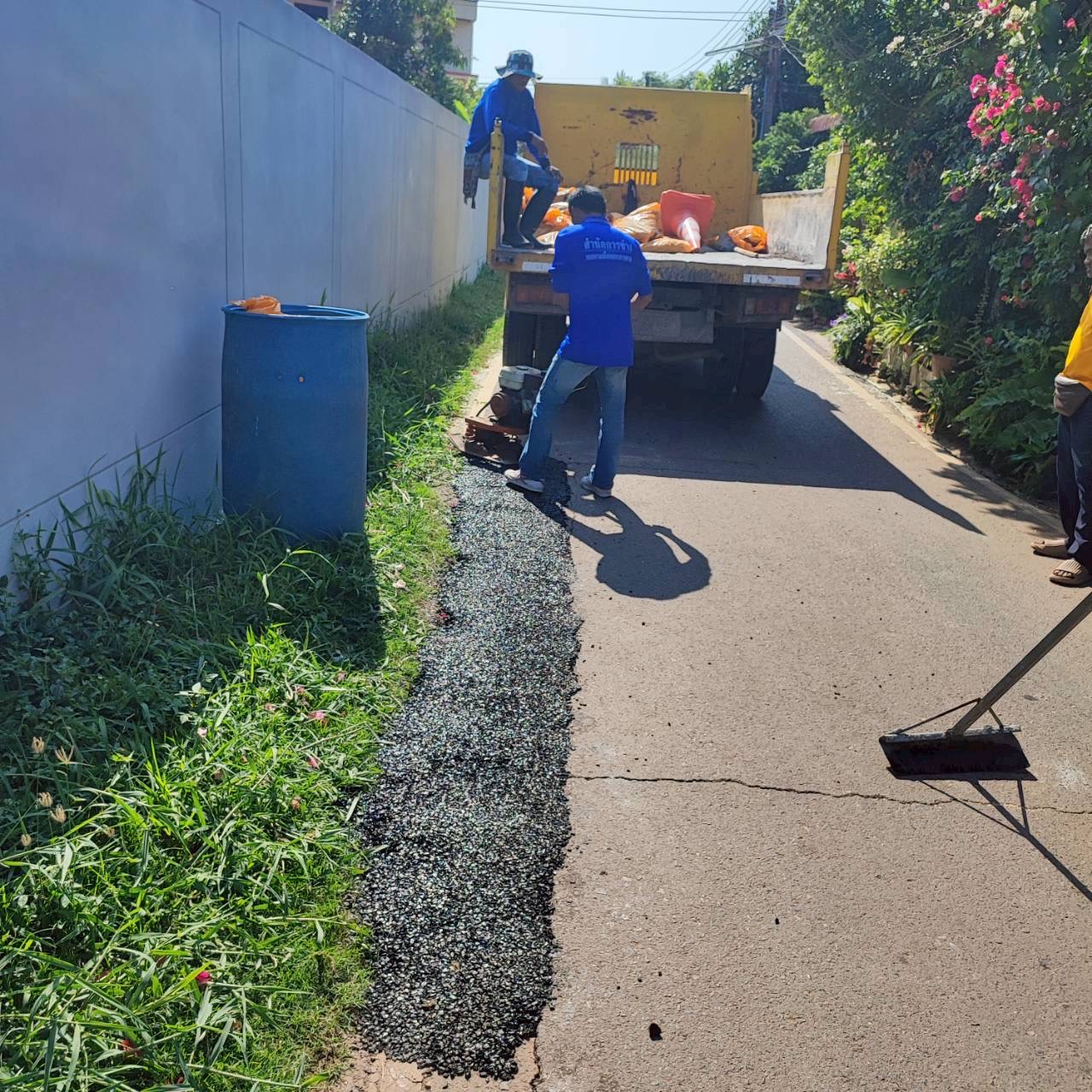 ภาพประกอบ: ถนน/สะพาน สาธารณะชำรุด