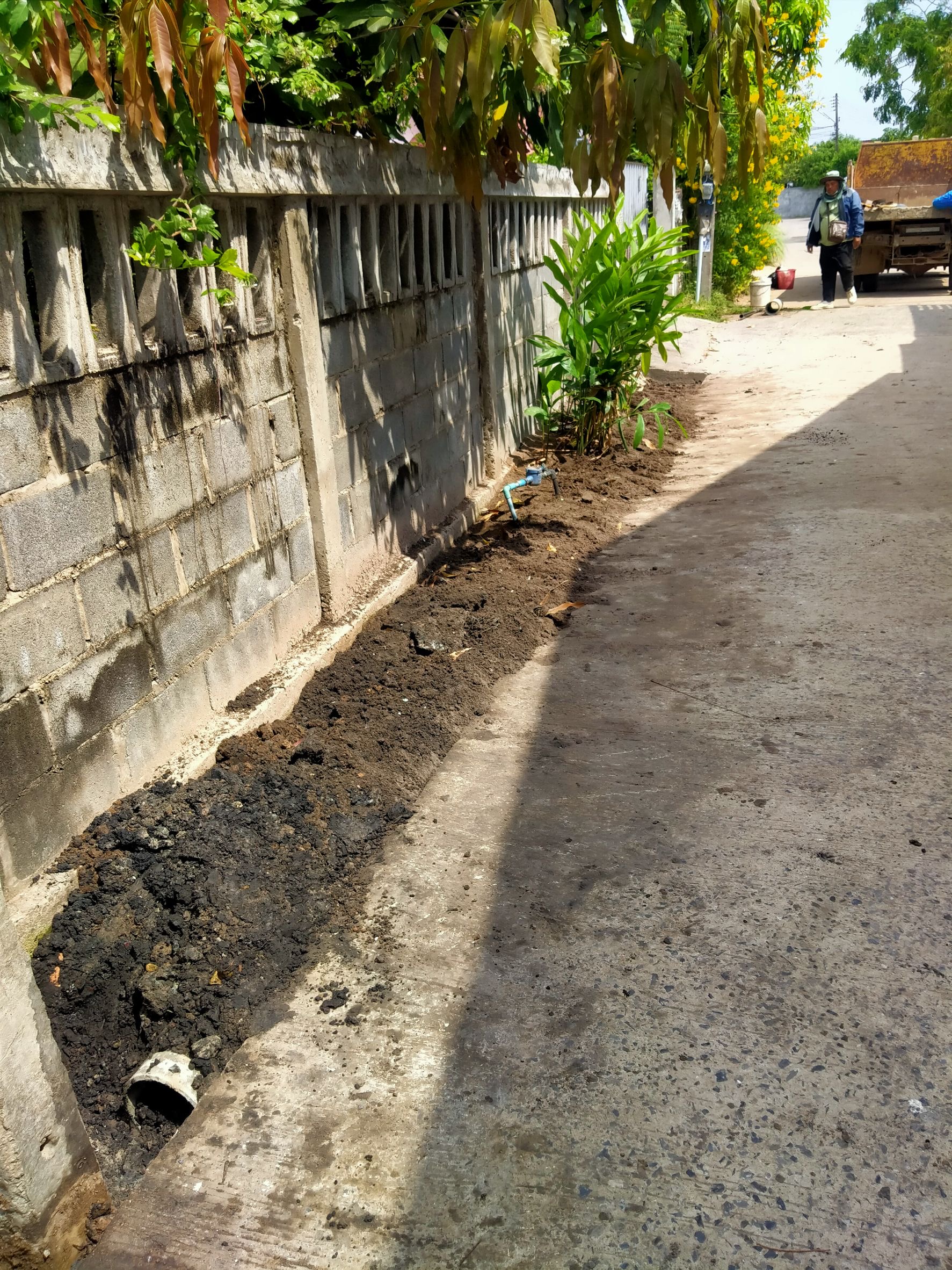 ภาพประกอบ: ขอวางท่อ/เชื่อมท่อระบายน้ำ