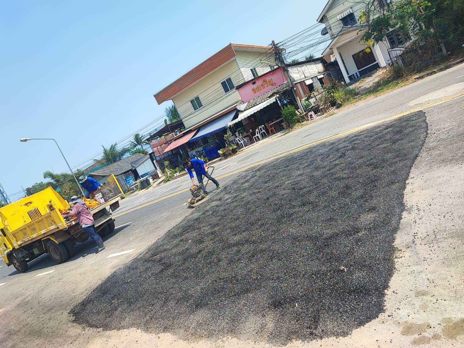 ภาพประกอบ: ถนน/สะพาน สาธารณะชำรุด