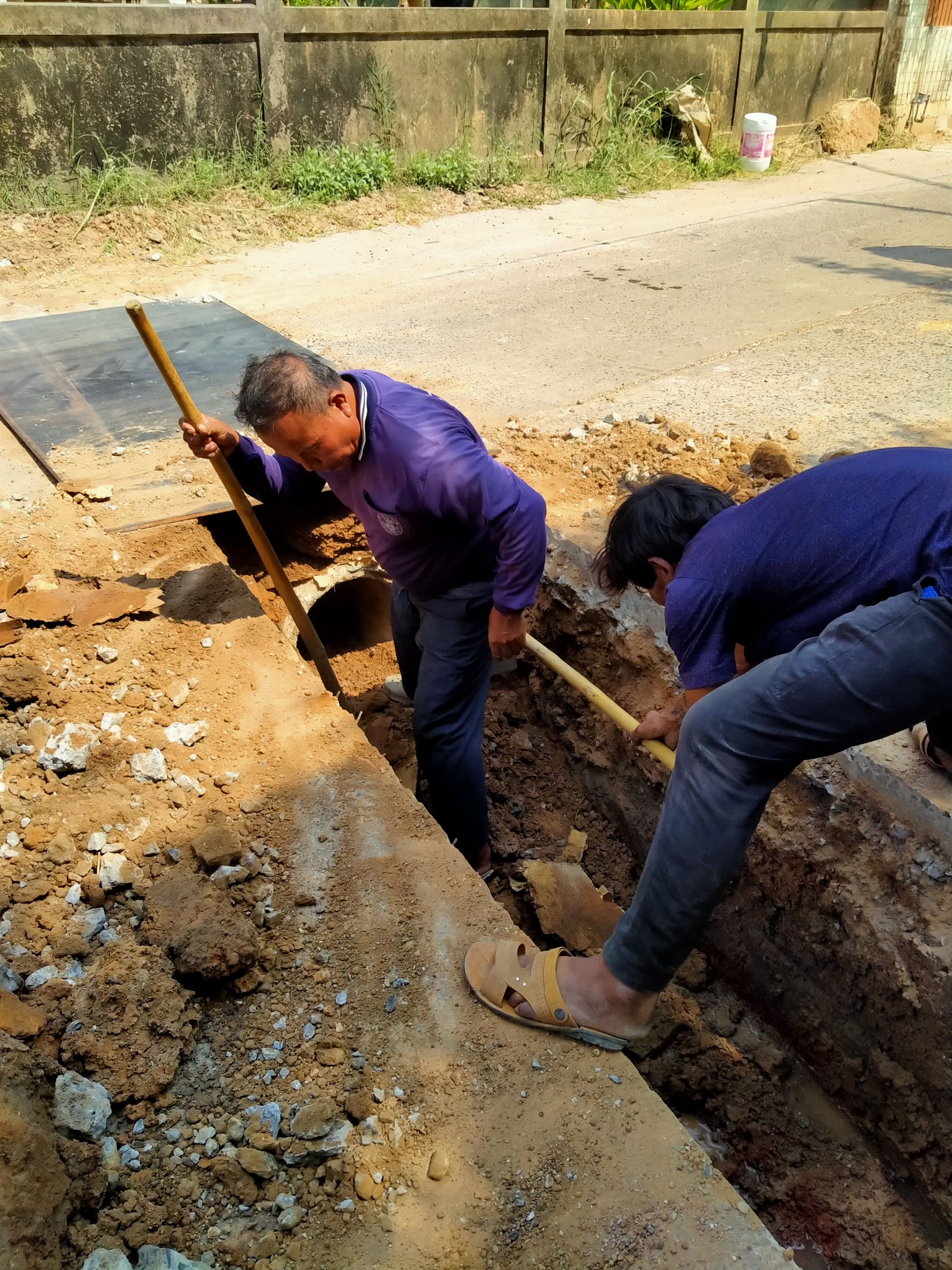 ภาพประกอบ: ขอวางท่อ/เชื่อมท่อระบายน้ำ