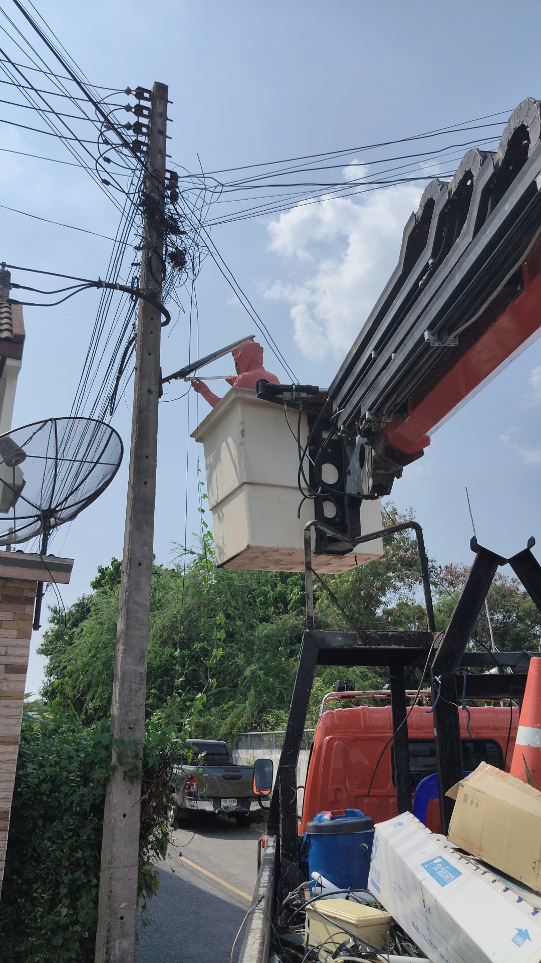 ภาพประกอบ: ไฟฟ้าสาธารณะดับ