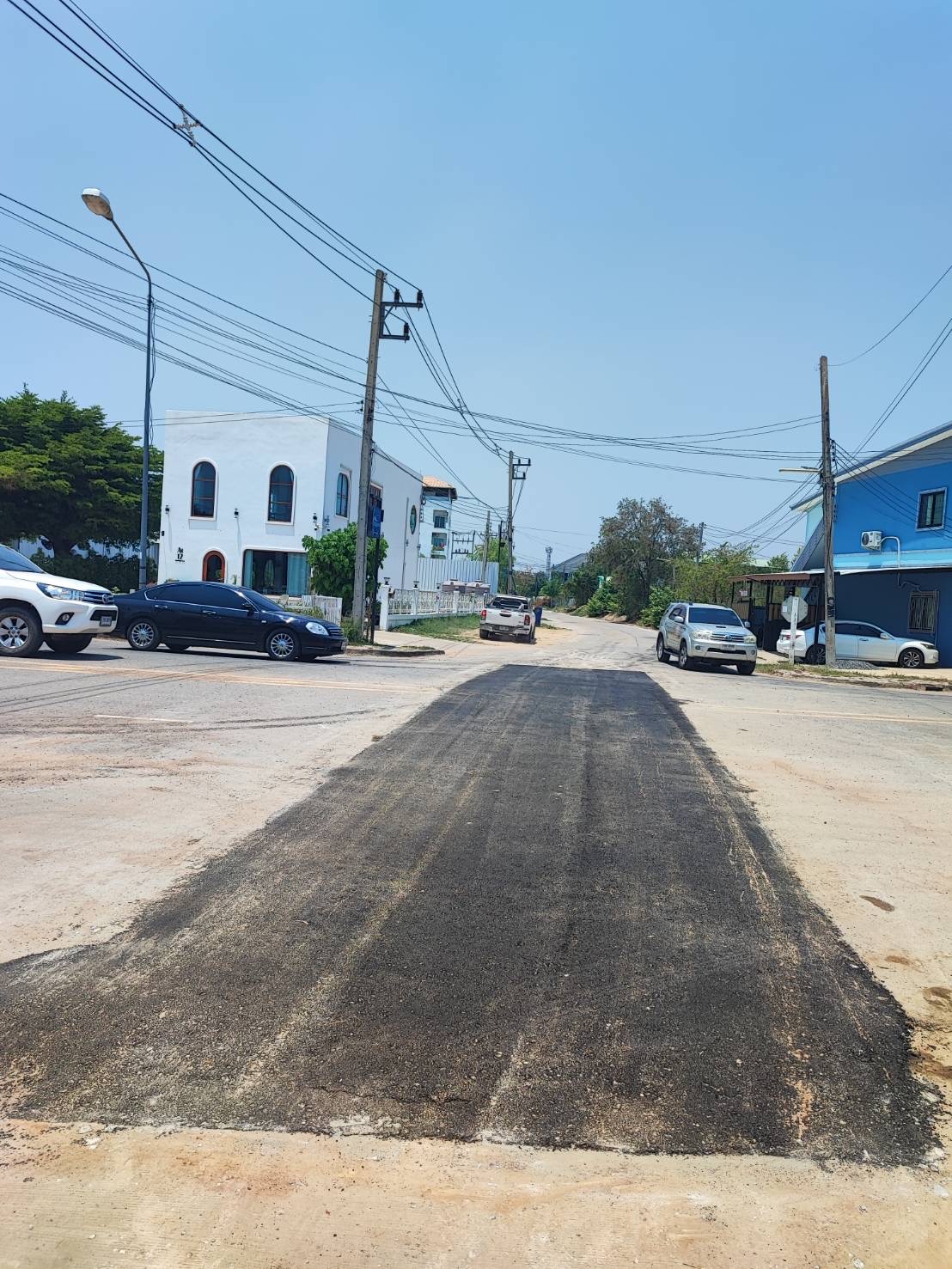 ภาพประกอบ: ถนน/สะพาน สาธารณะชำรุด