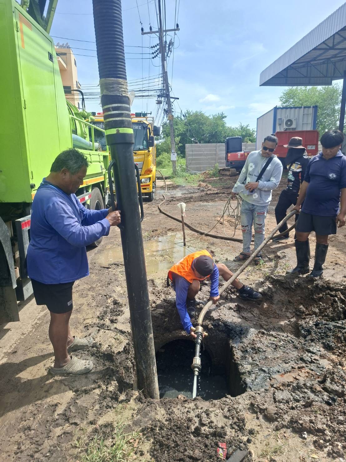 ภาพประกอบ: ท่อระบายน้ำอุดตัน/ชำรุด
