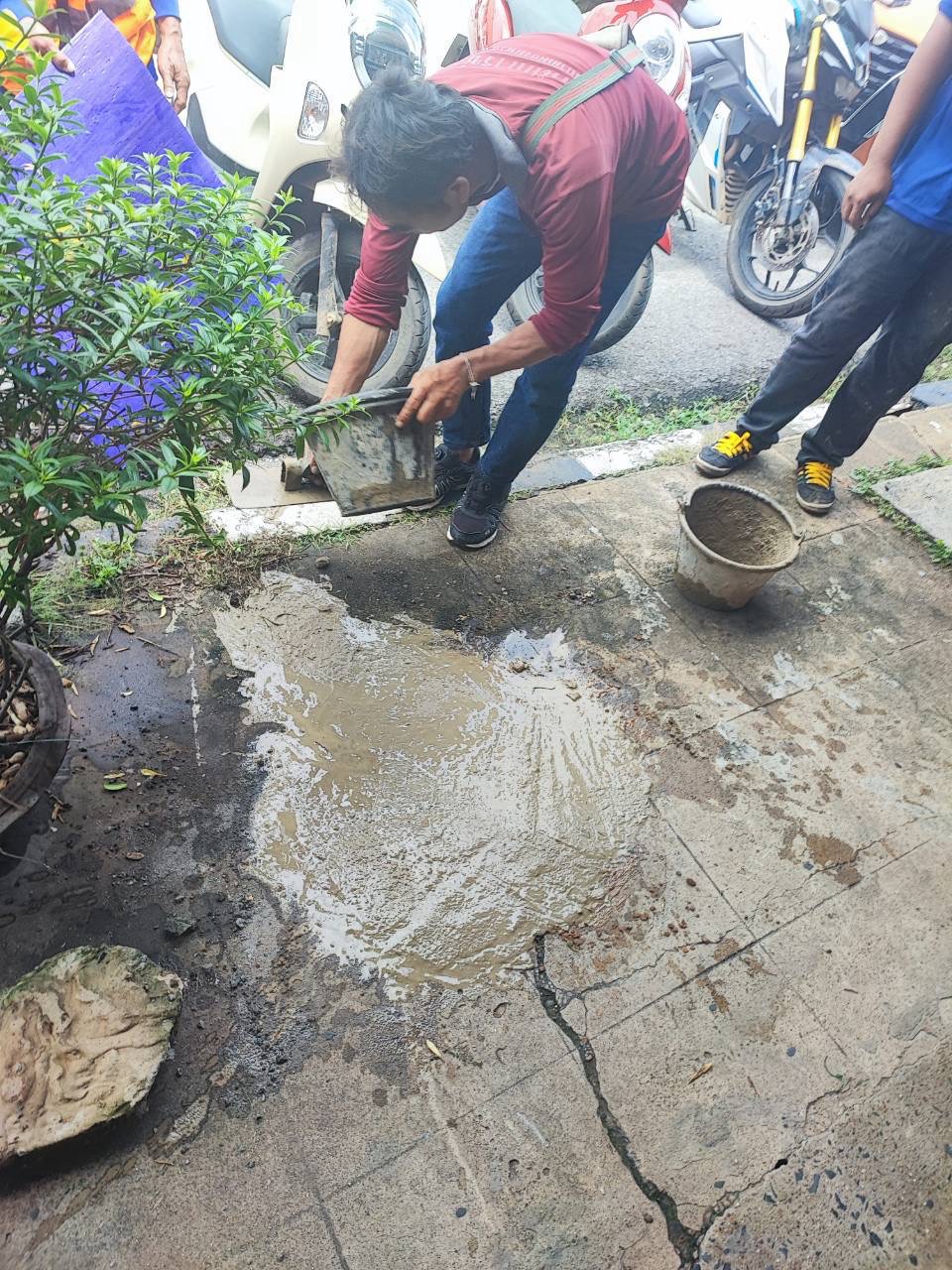ภาพประกอบ: ถนน/สะพาน สาธารณะชำรุด
