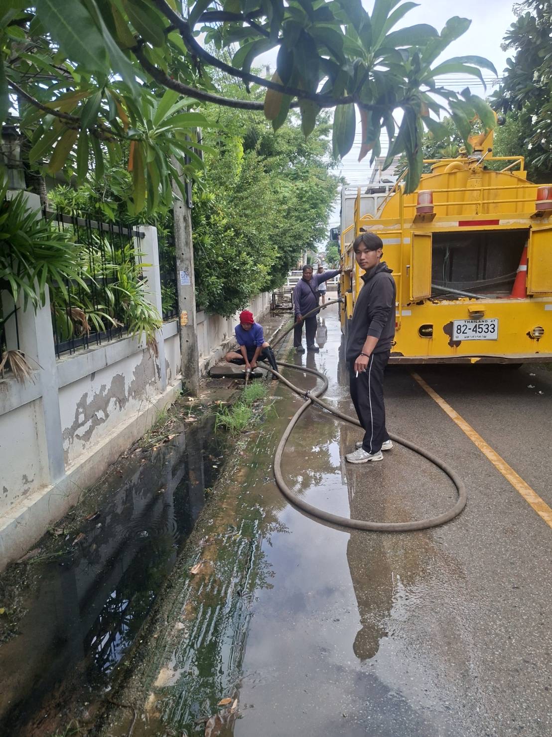 ภาพประกอบ: ท่อระบายน้ำอุดตัน/ชำรุด