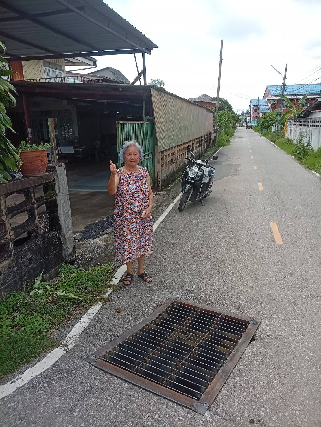 ภาพประกอบ: ถนน/สะพาน สาธารณะชำรุด