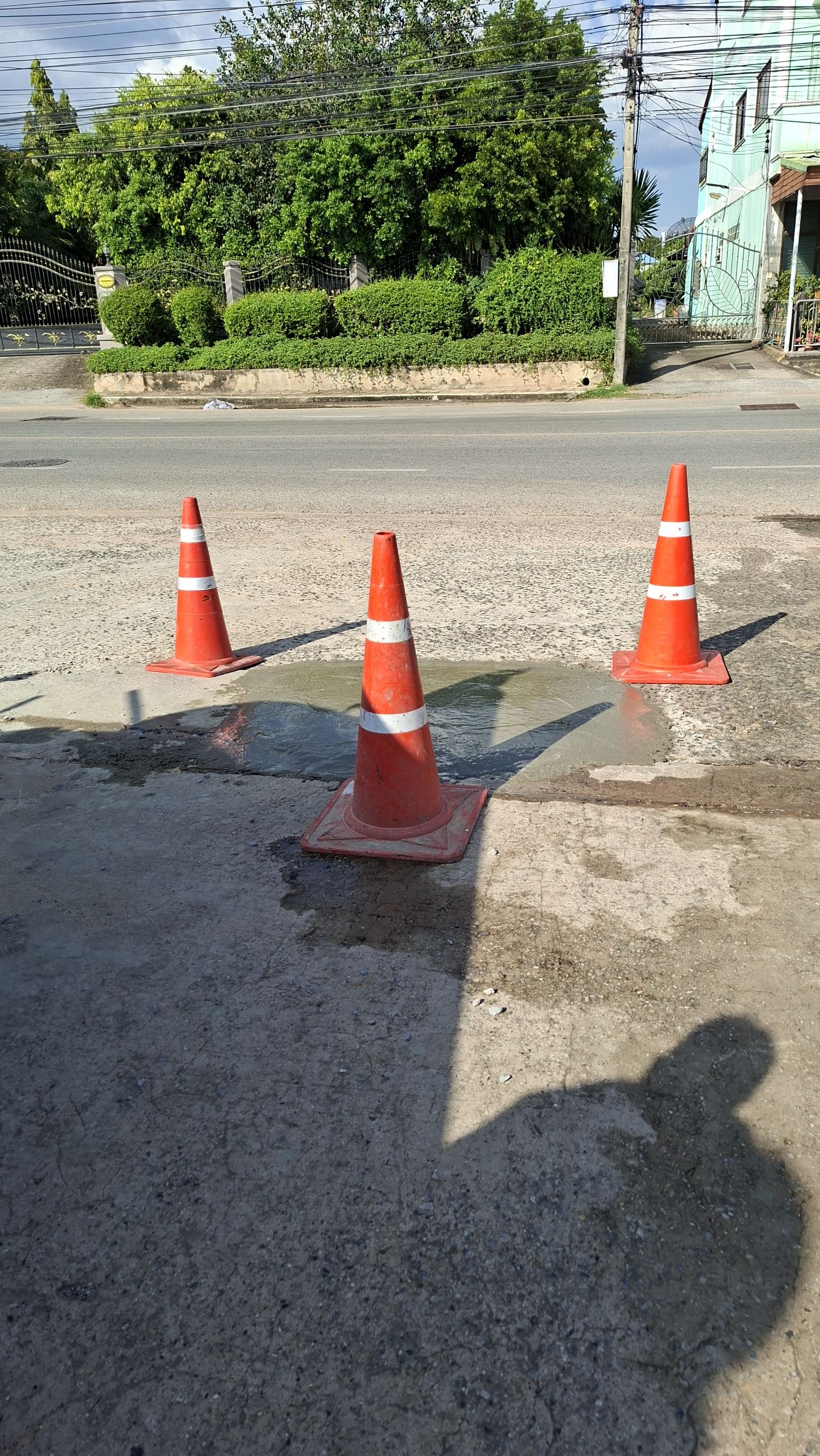 ภาพประกอบ: ถนน/สะพาน สาธารณะชำรุด
